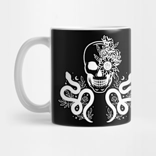 Skull with snakes Mug